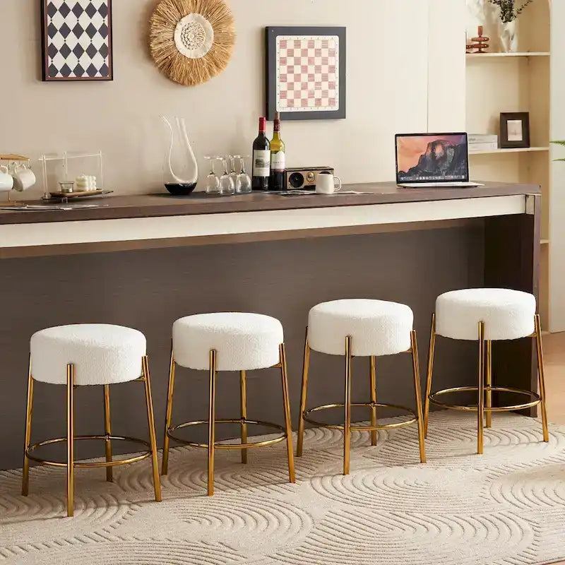 Tabourets de bar modernes beiges et dorés