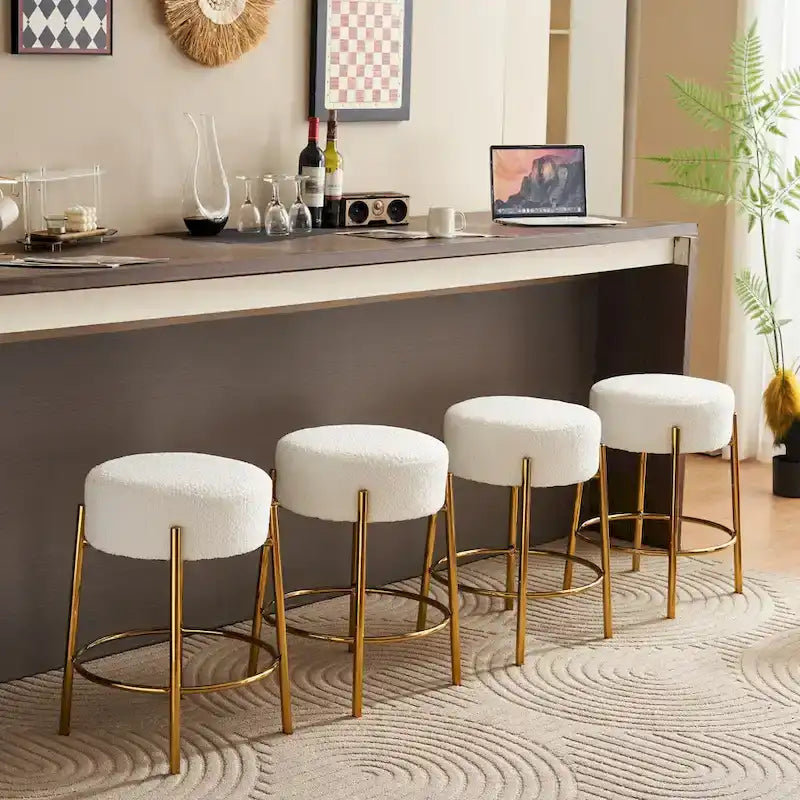 Tabourets de bar modernes beiges et dorés