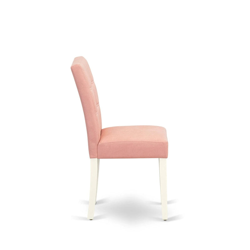 Contient une table à manger ronde et des chaises